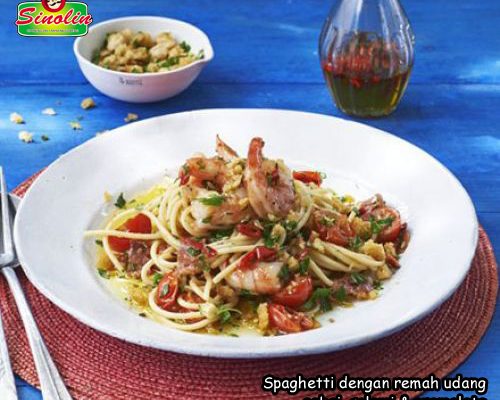 Spaghetti dengan remah udang cabai, salami & gremolata Oleh Dapur Sinolin